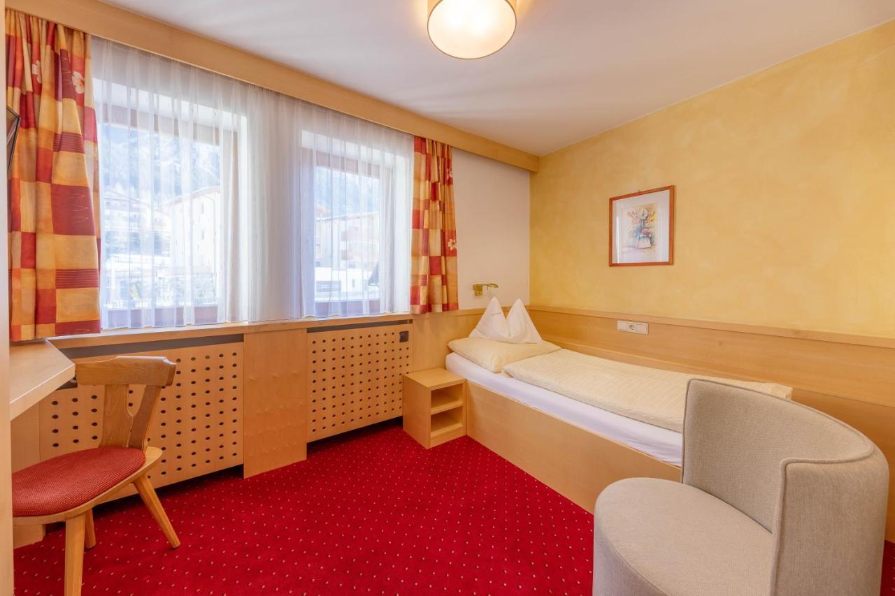 Hotel Schwarzer Adler 雷西亚 外观 照片