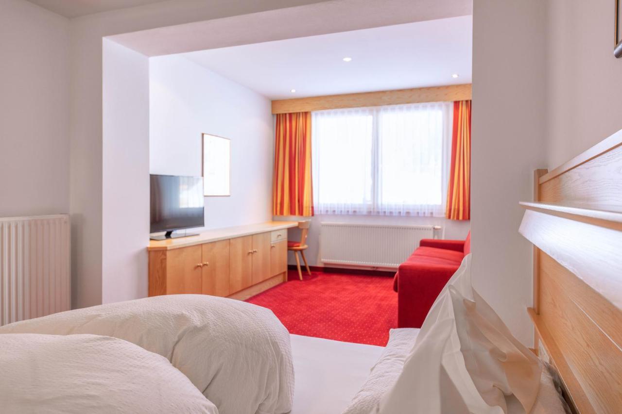 Hotel Schwarzer Adler 雷西亚 外观 照片