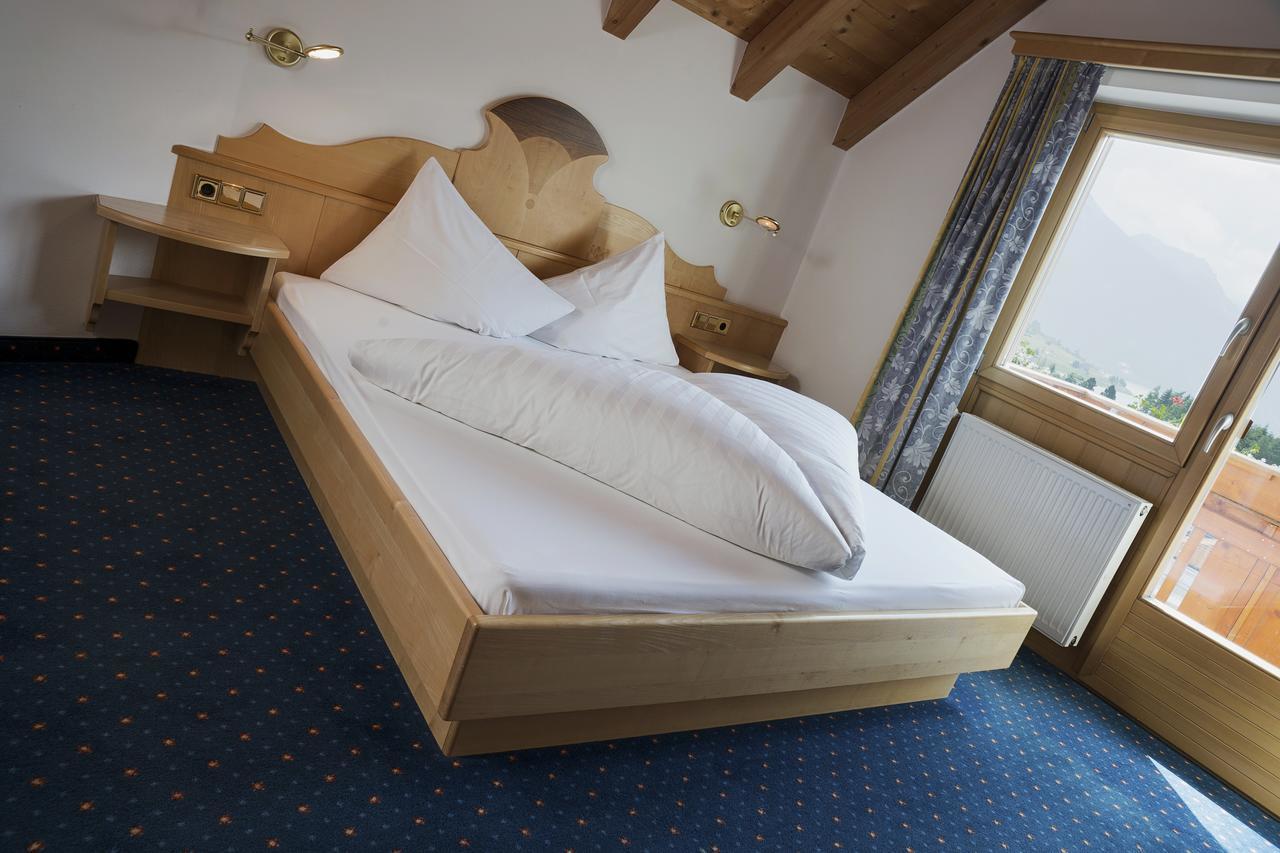 Hotel Schwarzer Adler 雷西亚 外观 照片